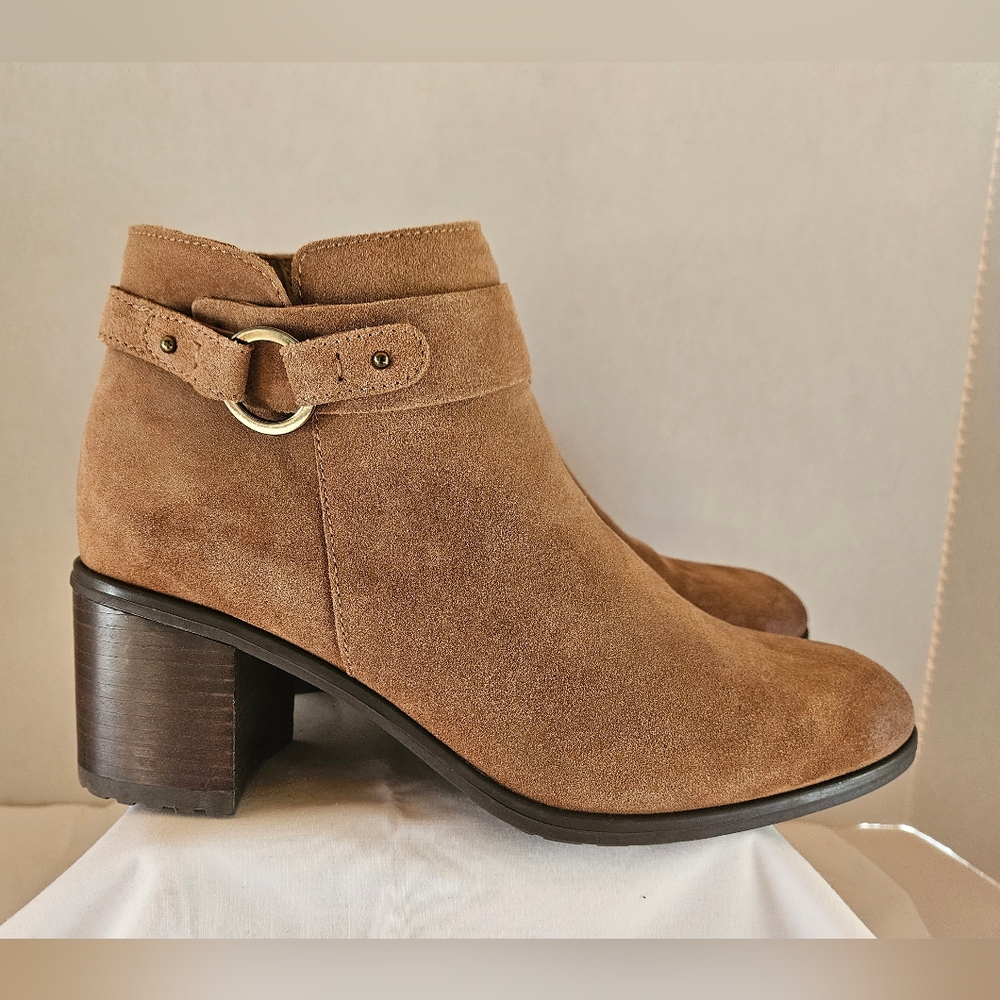 Naturalizer Lydia Suede Ankle Heeled Bootie NWOT
